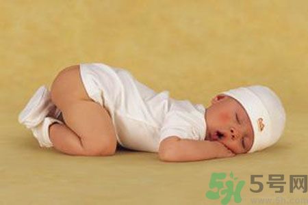 寶寶趴著睡覺好嗎？寶寶趴著睡覺是怎么回事？