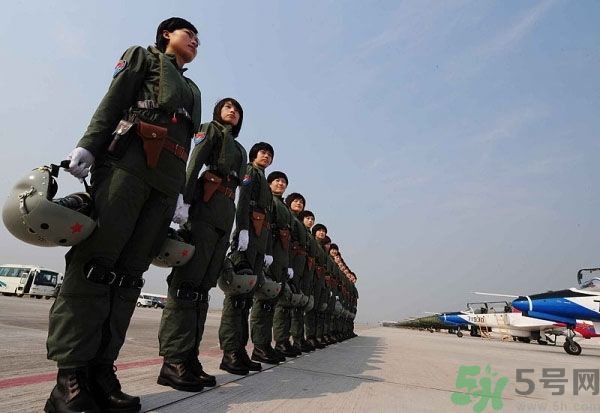 公交車遇到色狼怎么辦？防色狼手冊教你一招搞定！