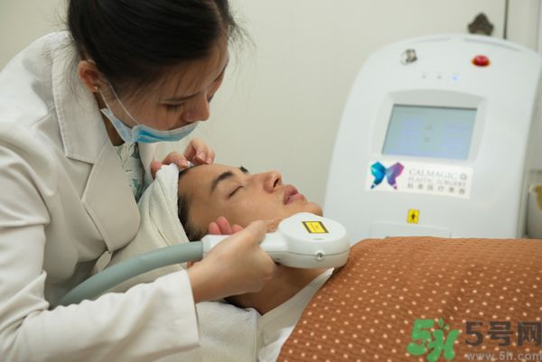 女生長胡子怎么辦？女生長胡子是什么原因？