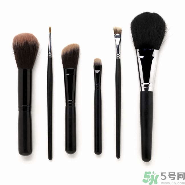 怎樣化妝不傷皮膚？化妝對皮膚有傷害嗎？