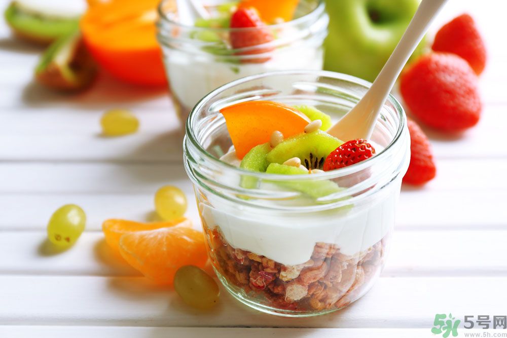 牛奶不可以和什么一起吃？牛奶可以喝蘋果一起吃嗎？