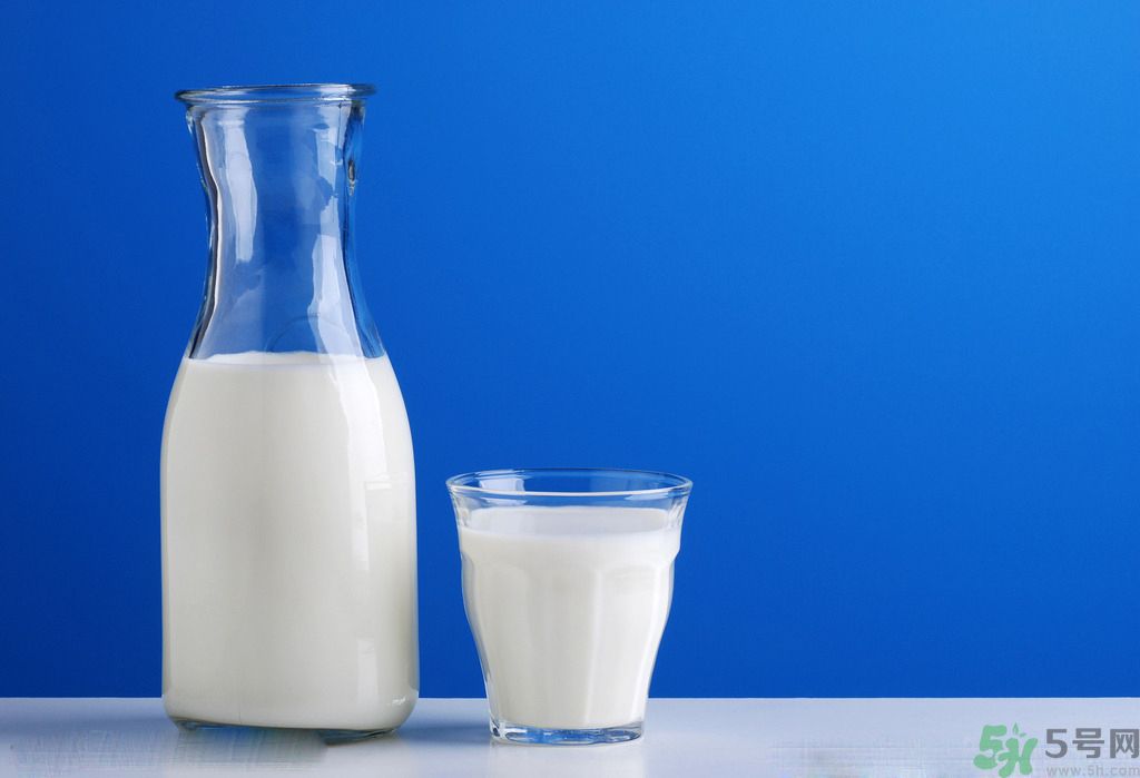 牛奶不可以和什么一起吃？牛奶可以喝蘋果一起吃嗎？