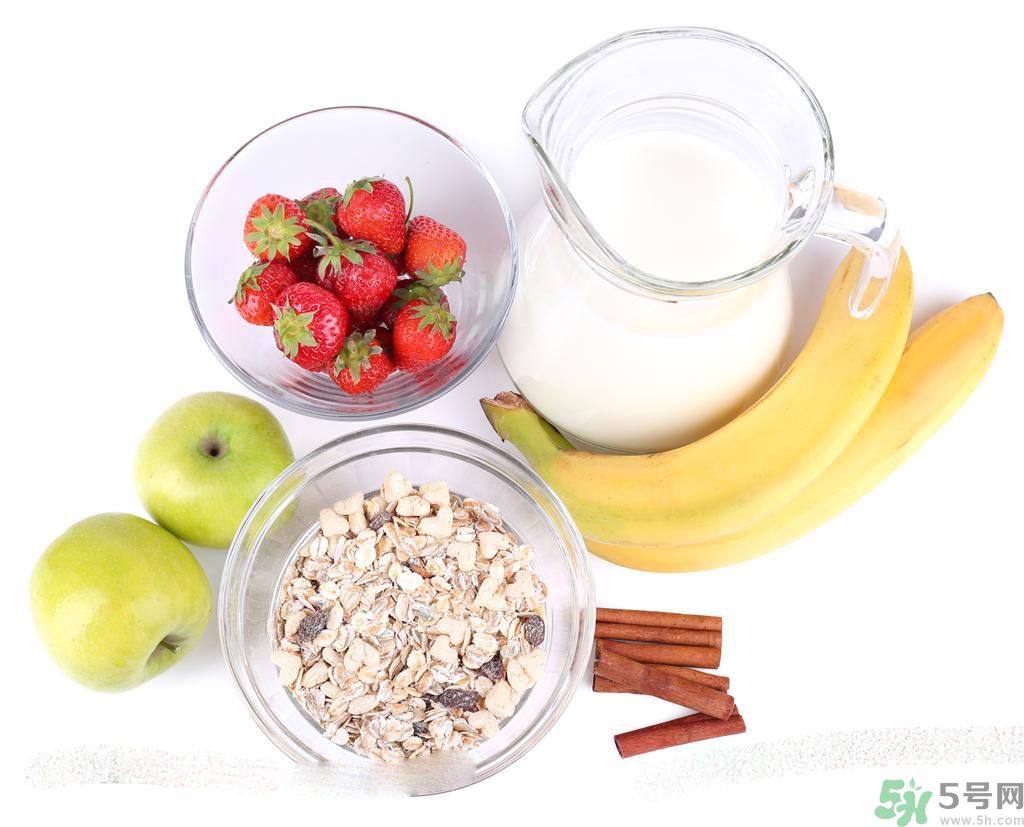 牛奶不可以和什么一起吃？牛奶可以喝蘋果一起吃嗎？