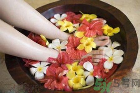 泡腳有什么好處？泡腳有什么禁忌？