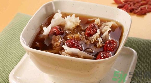 貧血吃什么補(bǔ)血？貧血吃阿膠好嗎？