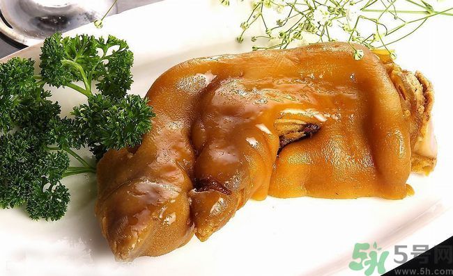 吃豬蹄可以豐胸嗎？吃豬蹄可以美容嗎？