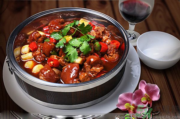 吃豬蹄可以豐胸嗎？吃豬蹄可以美容嗎？