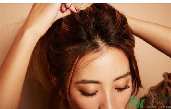 一根頭繩怎么弄丸子頭?一根皮筋搞定丸子頭圖解 一根頭繩怎么弄丸子頭?一根皮筋搞定丸子頭圖解