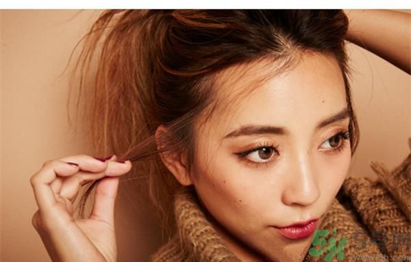 一根頭繩怎么弄丸子頭?一根皮筋搞定丸子頭圖解 一根頭繩怎么弄丸子頭?一根皮筋搞定丸子頭圖解