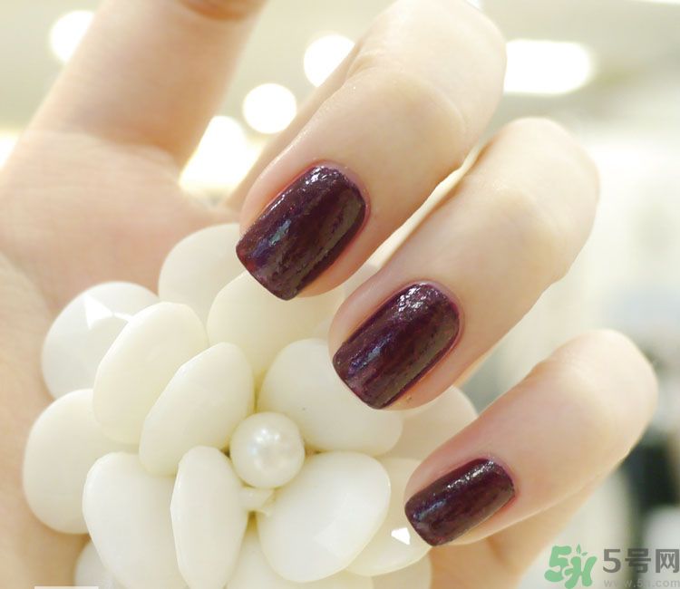 指甲油怎么去掉？指甲油有什么危害？