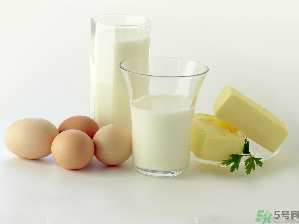 雞蛋能和牛奶一起吃嗎？雞蛋不能和什么一起吃？