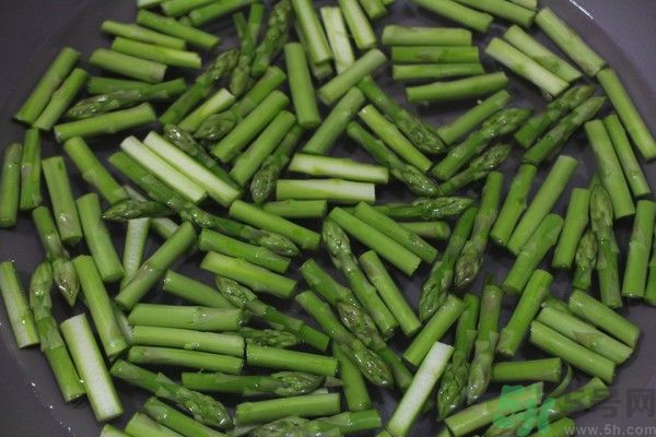 蘆筍開花了還可以吃嗎？蘆筍尾部開花能吃嗎？