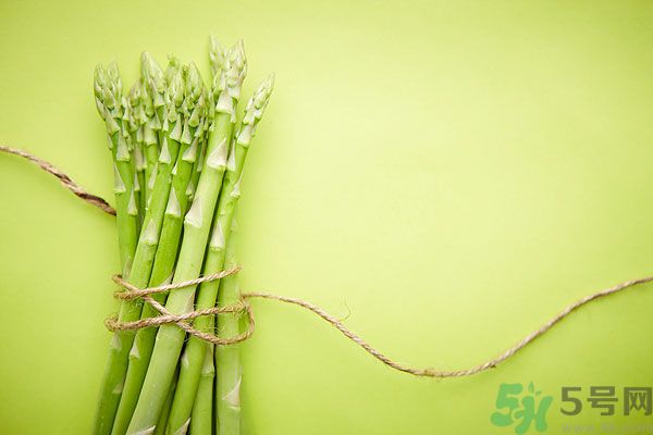蘆筍開花了還可以吃嗎？蘆筍尾部開花能吃嗎？