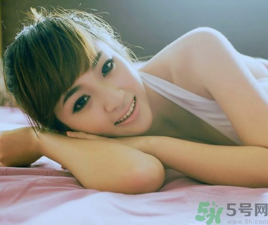 來(lái)月經(jīng)乳房脹痛怎么辦？來(lái)月經(jīng)乳房脹痛是什么原因？