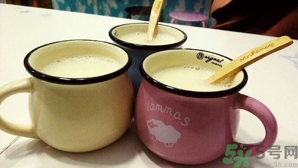 小葉增生可以喝豆?jié){嗎？小葉增生可以吃蜂蜜嗎？