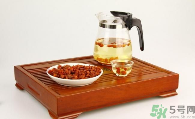 枸杞干吃好還是泡水好？枸杞怎么吃效果最好？