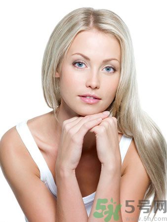 臉上長斑的原因是什么？長斑要注意什么？