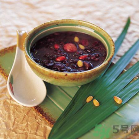 補(bǔ)血的粥有哪些？補(bǔ)血的粥怎么做？