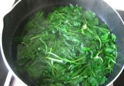 薺菜要過(guò)水燙嗎?薺菜為什么要用開(kāi)水燙?