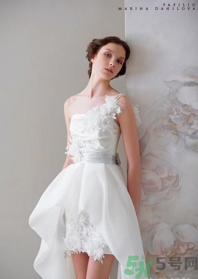 背上為什么會(huì)長(zhǎng)痘痘？長(zhǎng)痘痘怎么辦？