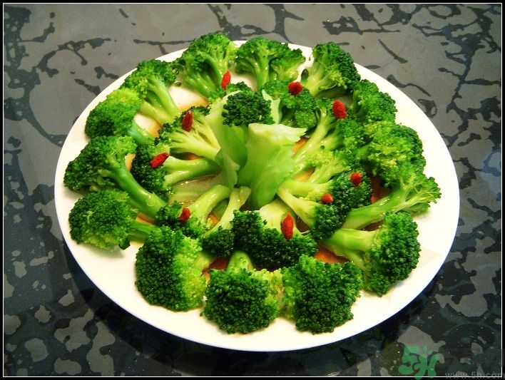 西藍(lán)花怎么才能洗干凈？西藍(lán)花要怎么切？