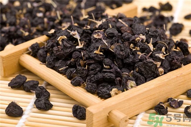黑枸杞有什么功效？黑枸杞的好處有哪些？