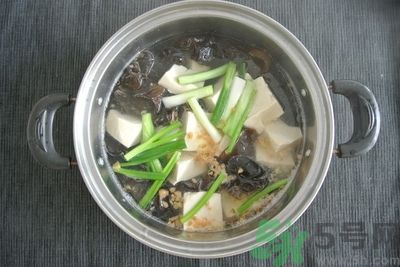 黑木耳可以治便秘嗎？黑木耳有什么食療的方法？