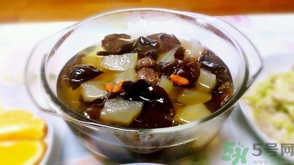 黑木耳可以治便秘嗎？黑木耳有什么食療的方法？