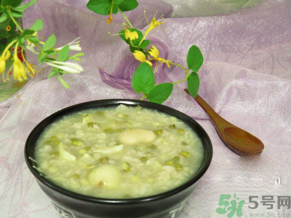 皮膚過敏怎么辦？皮膚過敏吃什么？