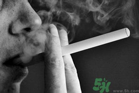 胃潰瘍可以抽煙嗎？胃潰瘍抽煙好嗎？