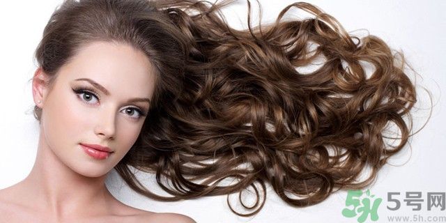 頭發(fā)干枯是為什么？頭發(fā)干枯的原因？