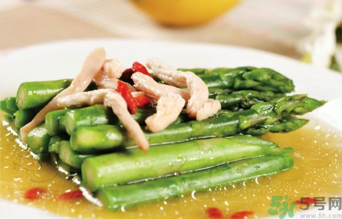 蘆筍可以炒雞肉嗎？蘆筍炒雞肉怎么吃？