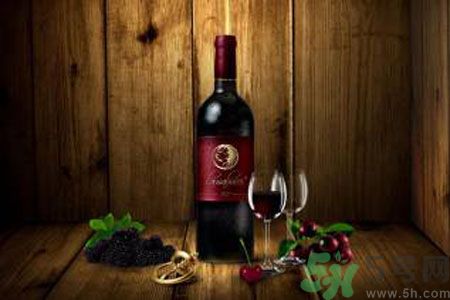 痛風(fēng)可以喝紅酒嗎？痛風(fēng)喝紅酒好嗎？