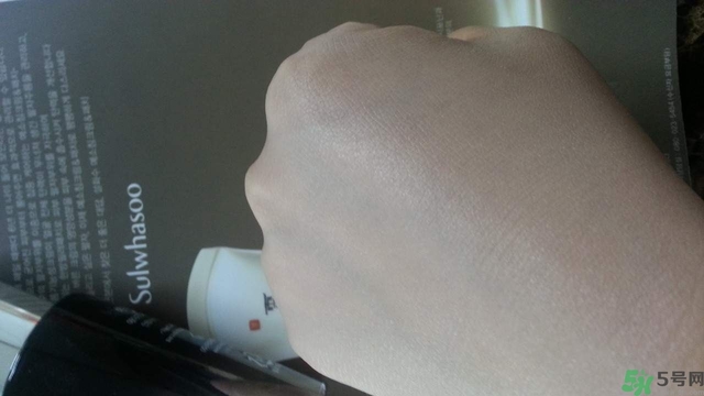 雪花秀氣墊13號白嗎？雪花秀氣墊13號21號哪個白？