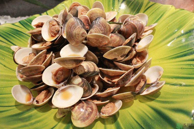 蛤蜊放冰箱還能吃嗎？蛤蜊凍死的能吃嗎？