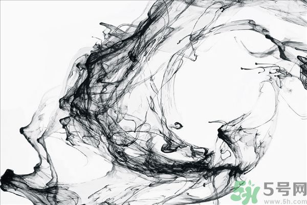 往同學保溫杯中倒墨汁 誤食墨水怎么辦？