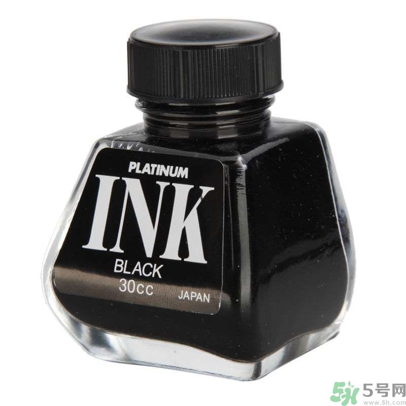 往同學保溫杯中倒墨汁 誤食墨水怎么辦？