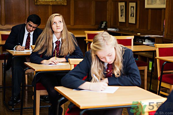 高中生上課容易走神怎么辦？高中生上課如何提高注意力？