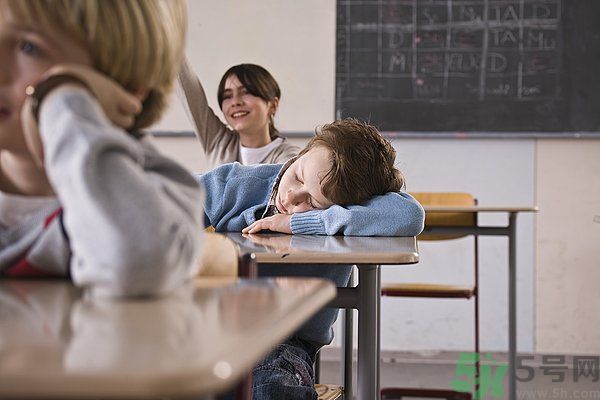 高中生上課容易走神怎么辦？高中生上課如何提高注意力？