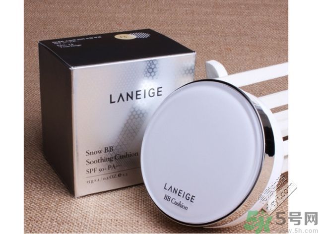 膚色偏黃用蘭芝氣墊bb霜幾號？蘭芝氣墊bb霜怎么樣？