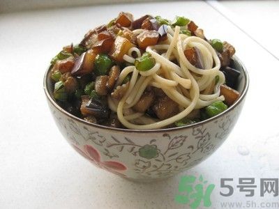 茄子肉丁打鹵面怎么做？茄子肉丁打鹵面好吃嗎？