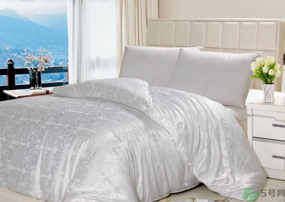 蠶絲被怎么洗滌保養(yǎng)？蠶絲被能曬嗎？