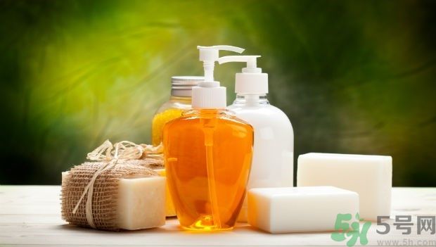 肥皂和沐浴露哪個(gè)好？肥皂和沐浴露的區(qū)別？