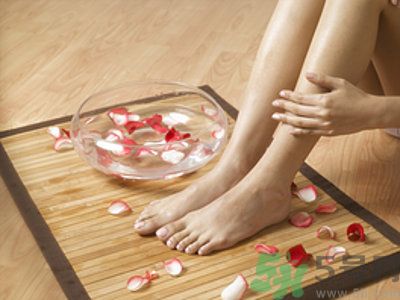 用醋泡腳能治腳臭嗎？泡腳放醋能除腳臭嗎？