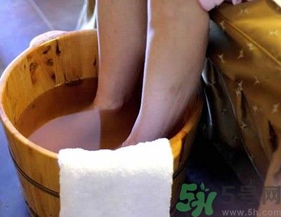 艾葉泡腳可以治腳氣嗎?艾葉泡腳能治療腳氣嗎? 艾葉泡腳可以治腳氣嗎?艾葉泡腳能治療腳氣嗎?