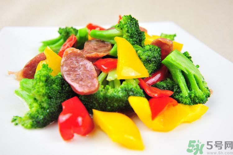 西藍(lán)花炒臘腸怎么做？西藍(lán)花炒臘腸好吃嗎？