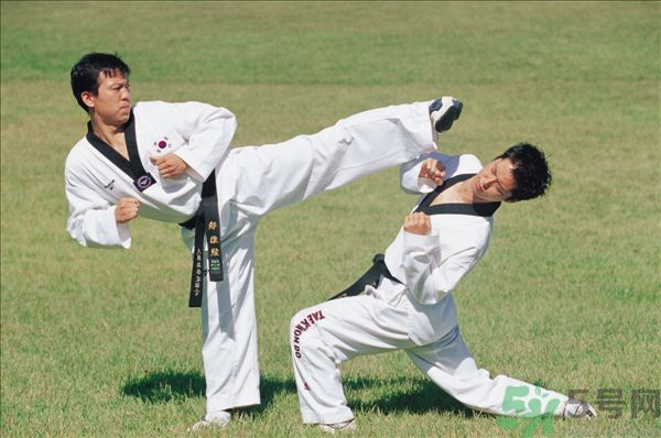 運動后喝巧克力牛奶好嗎？游泳后能喝巧克力牛奶嗎？