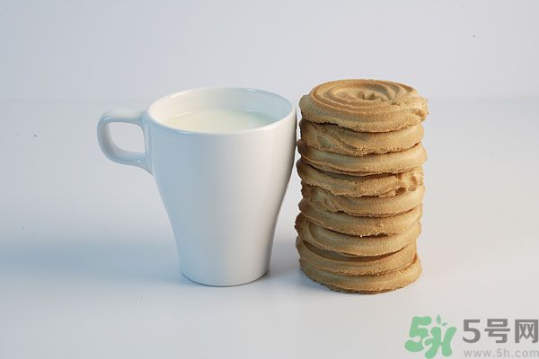 運動后喝巧克力牛奶好嗎？游泳后能喝巧克力牛奶嗎？