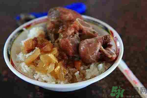 早餐吃面還是包子比較好？早餐吃包子和面健康嗎？