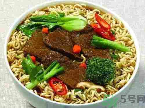 早餐吃面還是包子比較好？早餐吃包子和面健康嗎？